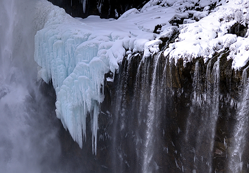 凍る滝０２.jpg